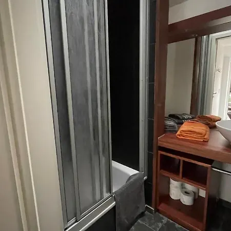 Im Kneipenviertel Altkoetzschenbroda * ラーデボイル